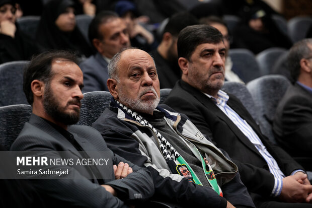 آیین رونمایی از دادنامه خانواده‌های شهدای امنیت علیه دولت تروریستی آمریکا