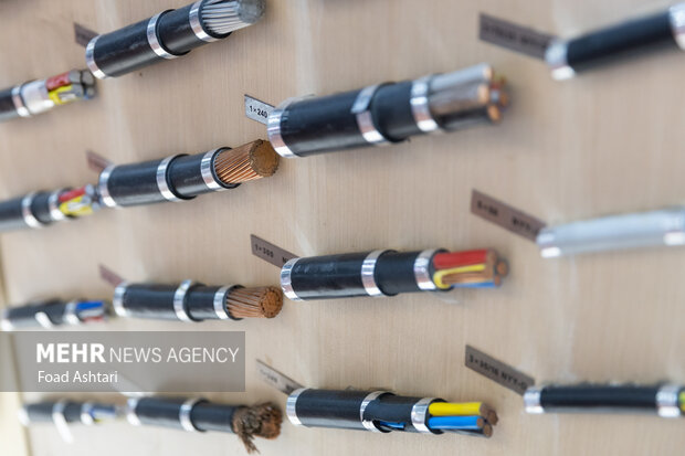 افتتاح نمایشگاه صنعت برق و انرژی‌های تجدید پذیر