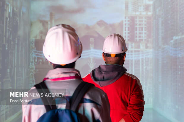 افتتاح نمایشگاه صنعت برق و انرژی‌های تجدید پذیر