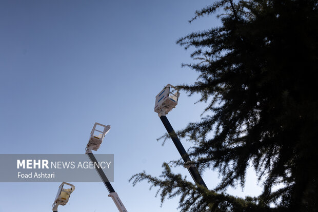 افتتاح نمایشگاه صنعت برق و انرژی‌های تجدید پذیر