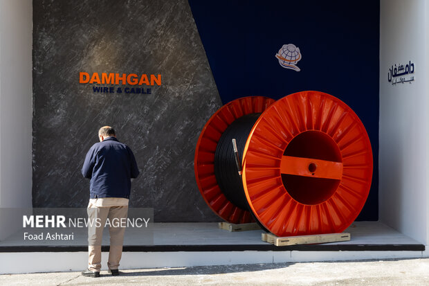 افتتاح نمایشگاه صنعت برق و انرژی‌های تجدید پذیر