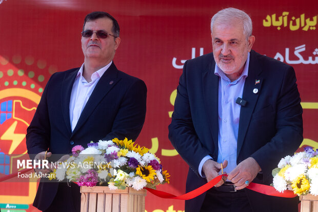 افتتاح نمایشگاه صنعت برق و انرژی‌های تجدید پذیر