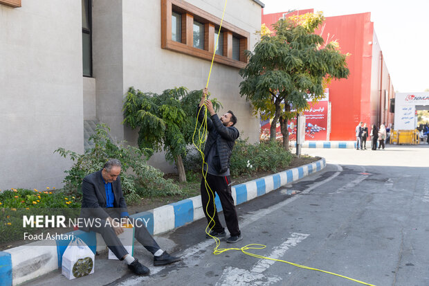 افتتاح نمایشگاه صنعت برق و انرژی‌های تجدید پذیر
