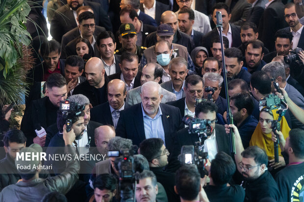 افتتاح نمایشگاه صنعت برق و انرژی‌های تجدید پذیر