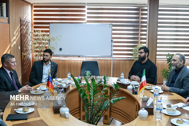 حضور سفیر ونزوئلا  در گروه رسانه‌ای مهر