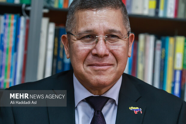 حضور سفیر ونزوئلا  در گروه رسانه‌ای مهر