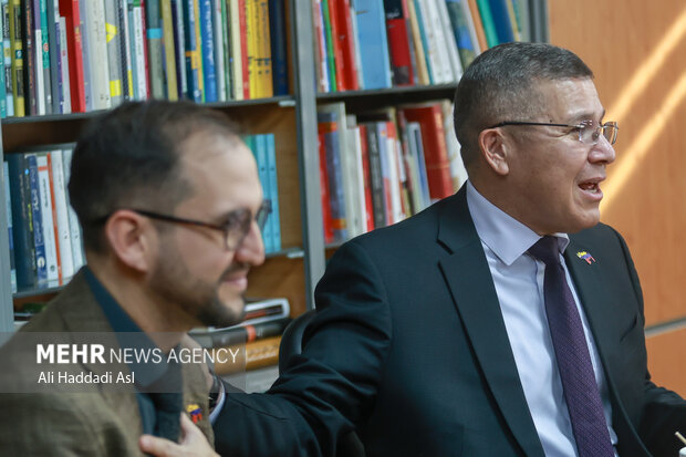 حضور سفیر ونزوئلا  در گروه رسانه‌ای مهر