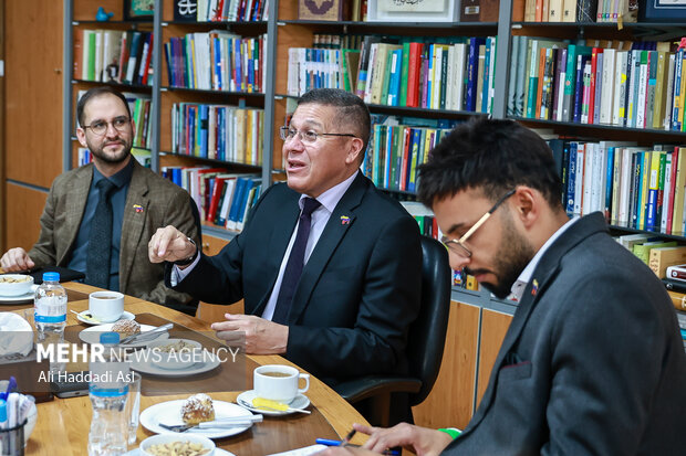 حضور سفیر ونزوئلا  در گروه رسانه‌ای مهر