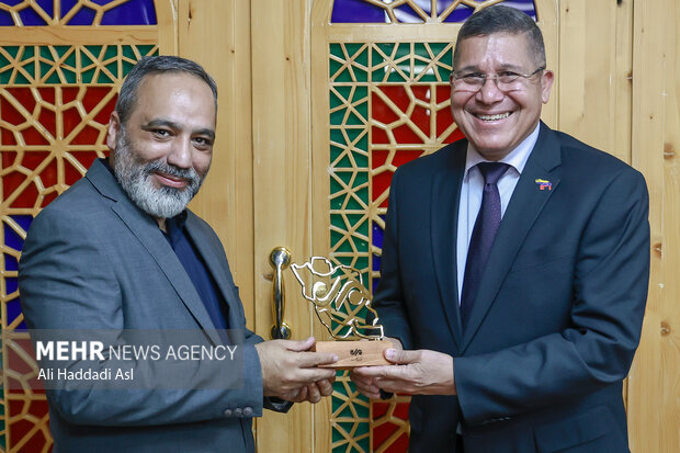 حضور سفیر ونزوئلا  در گروه رسانه‌ای مهر