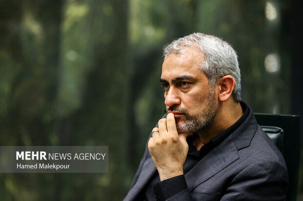 جلسه بررسی اجرای برنامه هفتم در صحن علنی مجلس با حضور رئیس جمهور