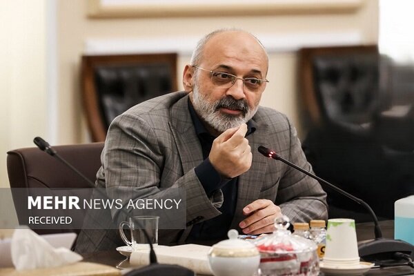 ضریب مالیاتی شرکت‌های دولتی با بخش خصوصی باید همسان شود
