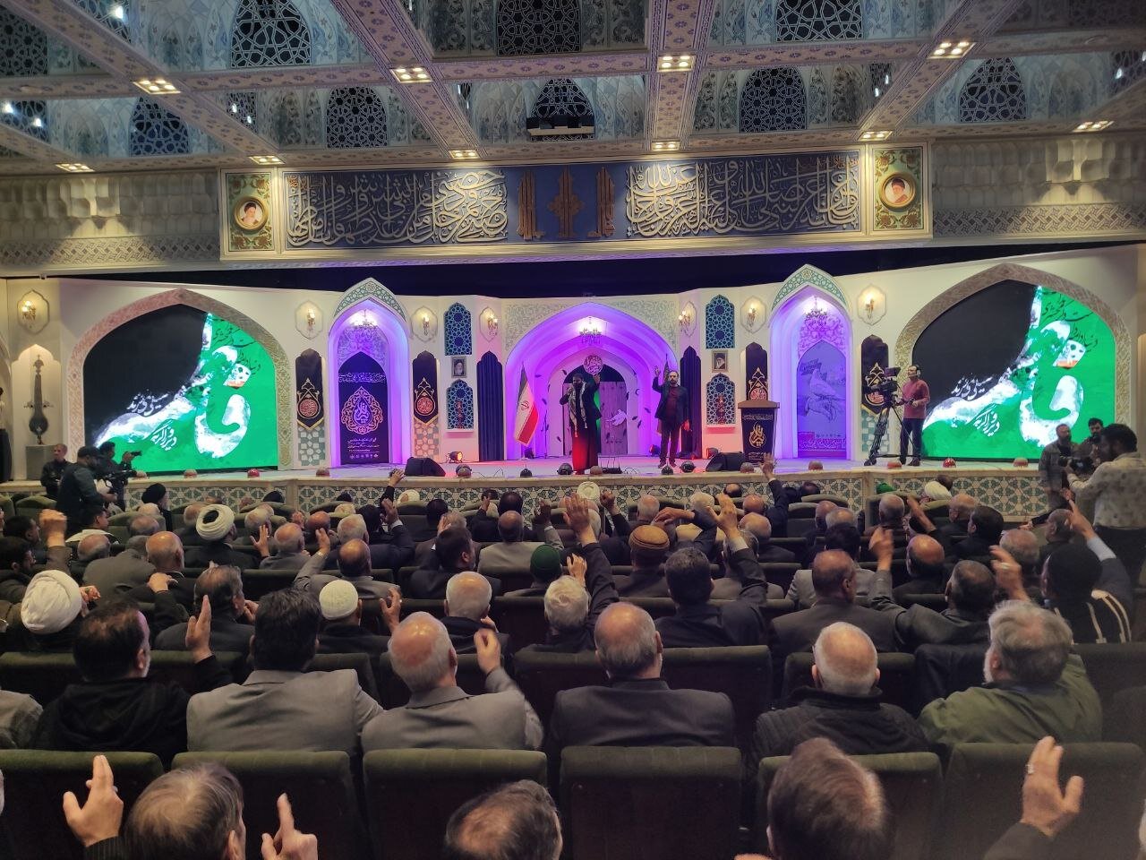 اجلاسیه بینالمللی پیرغلامان اهل بیت (ع) در حرم رضوی اجلاسیه بینالمللی پیرغلامان اهل بیت (ع) در حرم رضوی