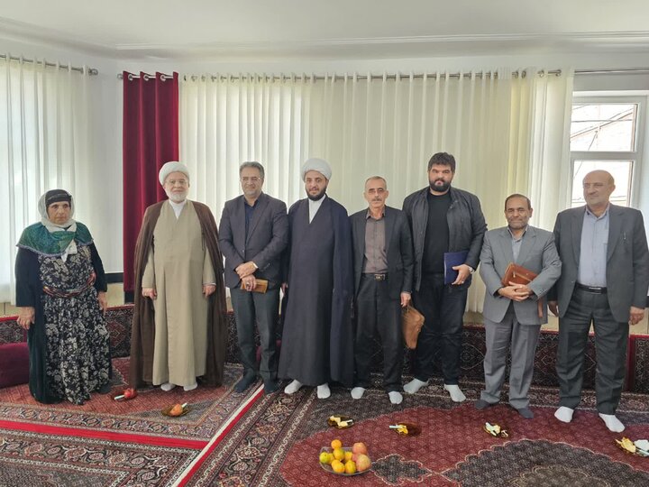 قدردانی نماینده ولی‌فقیه در کردستان از خانواده‌ شهدای دیواندره