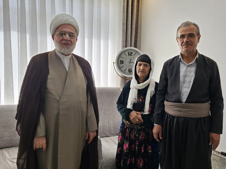 قدردانی نماینده ولیفقیه در کردستان از خانواده شهدای دیواندره