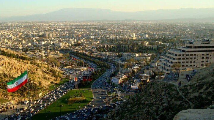 فرخ زاده: شیراز تا سال ۱۴۰۹ به شهری آلاینده تبدیل خواهد شد