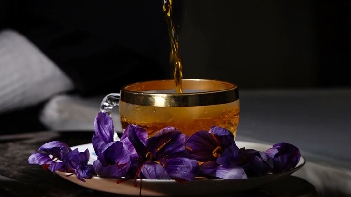 یاقوت سرخ «ازان»  در جستجوی تاج هویت