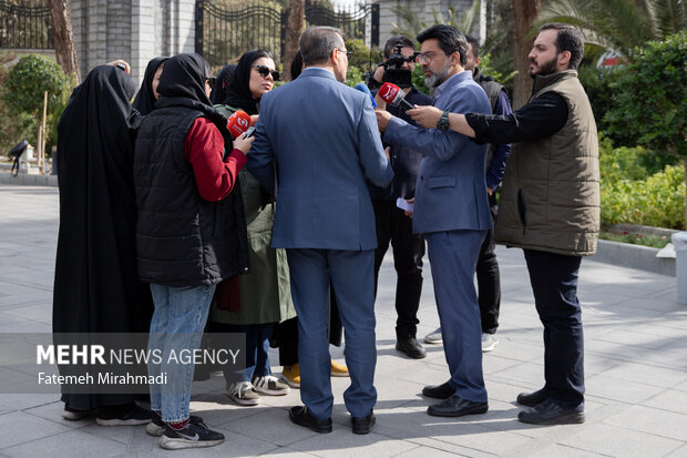 حاشیه جلسه هیئت دولت