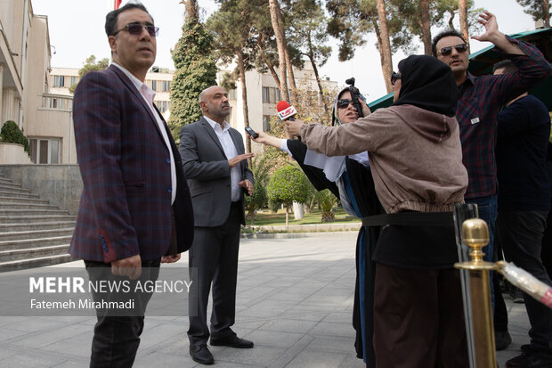 حاشیه جلسه هیئت دولت