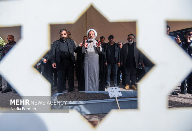 تشیع و تدفین همایون ارشادی