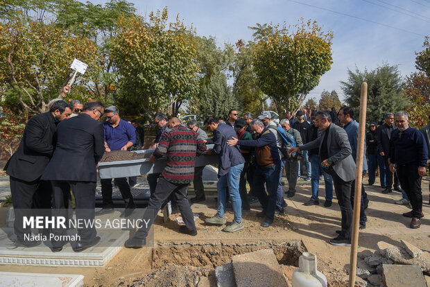 تشیع و تدفین همایون ارشادی