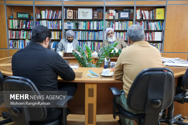 حضور امام جمعه اهل سنت خاش در گروه رسانه‌ای مهر