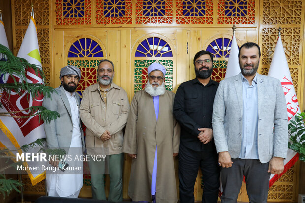 حضور امام جمعه اهل سنت خاش در گروه رسانه‌ای مهر