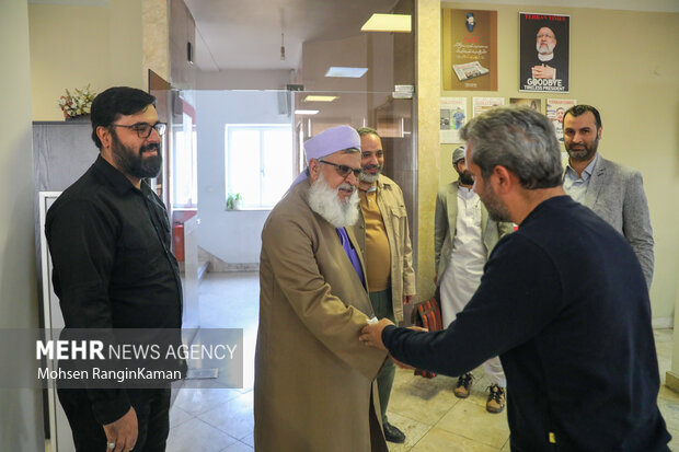 حضور امام جمعه اهل سنت خاش در گروه رسانه‌ای مهر