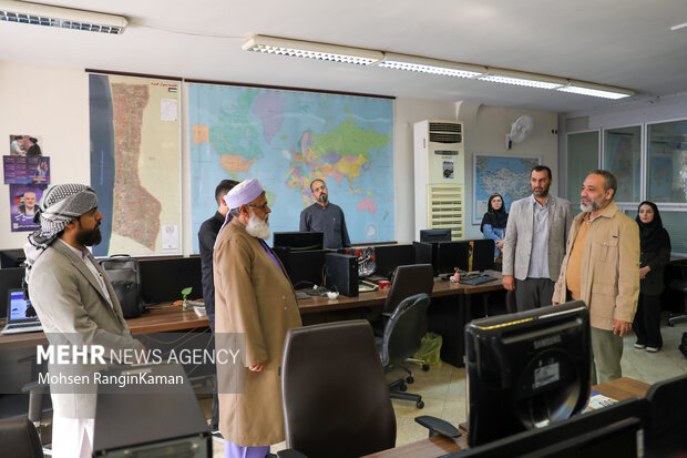 حضور امام جمعه اهل سنت خاش در گروه رسانه‌ای مهر