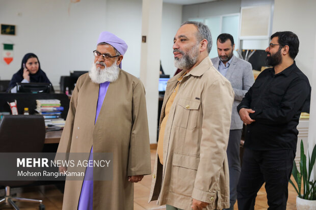 حضور امام جمعه اهل سنت خاش در گروه رسانه‌ای مهر