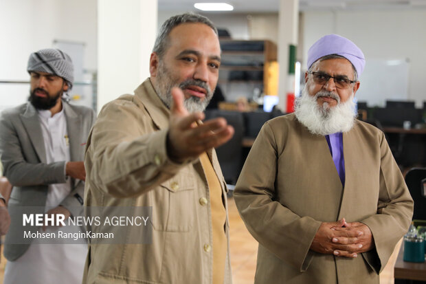 حضور امام جمعه اهل سنت خاش در گروه رسانه‌ای مهر