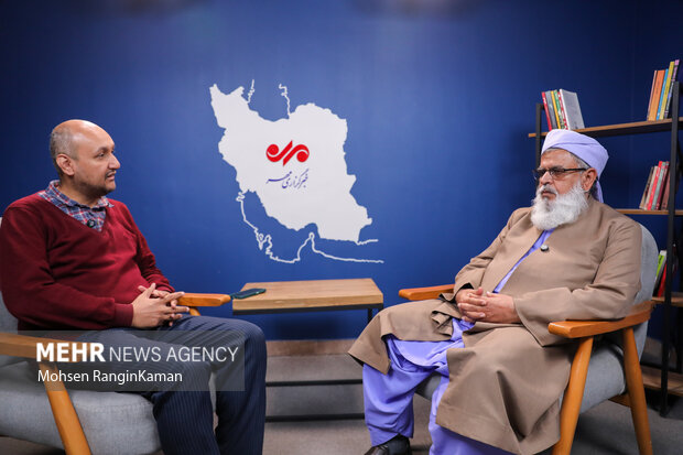 حضور امام جمعه اهل سنت خاش در گروه رسانه‌ای مهر