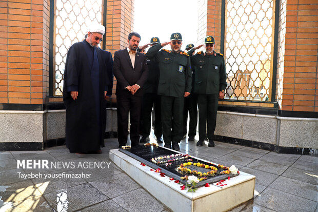 رزمایش استانی سرکشی از خانواده شهدا در همدان