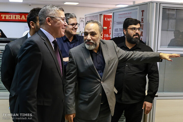 Tehran Times hosts Venezuelan envoy to expand bilateral cooperation