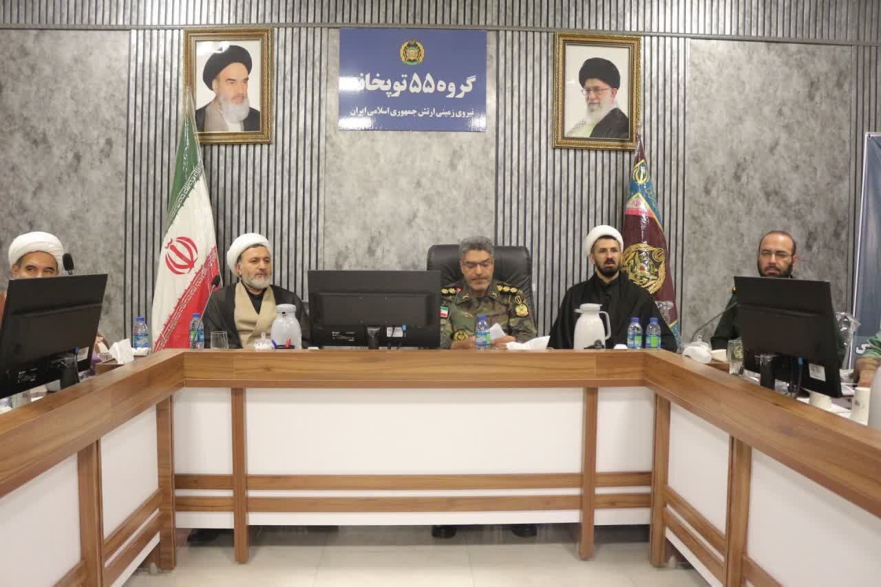 روحانیون ارتش خط شکنان جهاد تبیین در میدان جنگ نرم هستند
