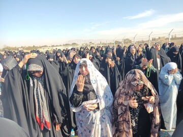 نماز باران با حضور باشکوه مردم مشهد اقامه شد