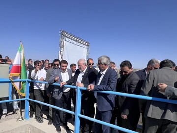 وزیر نیرو سد انحرافی و کانال انتقال آب نجف‌آباد جیرفت را افتتاح کرد