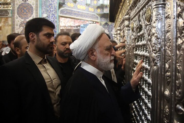 رئیس قوه قضائیه حرم حضرت معصومه(س) را زیارت کرد