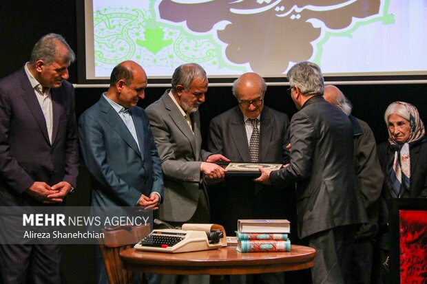 آئین افتتاح کتابخانه «سید حسین میرمجلسی» در رشت