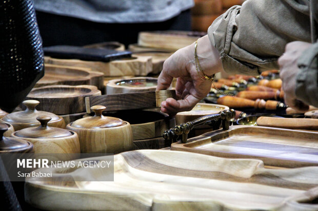 جلوه گری هنر ایرانی در نمایشگاه سراسری صنایع دستی کرمانشاه