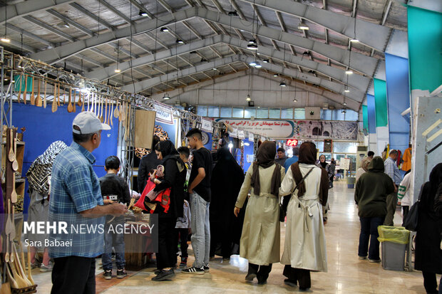 جلوه گری هنر ایرانی در نمایشگاه سراسری صنایع دستی کرمانشاه