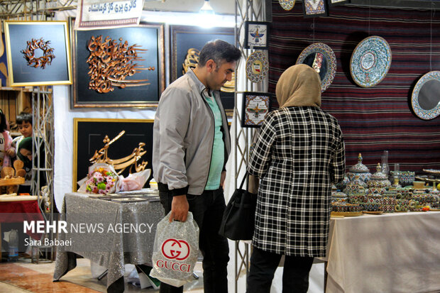 جلوه گری هنر ایرانی در نمایشگاه سراسری صنایع دستی کرمانشاه