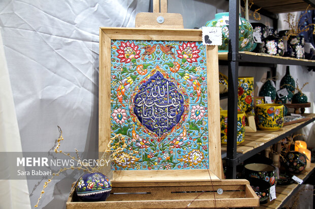 جلوه گری هنر ایرانی در نمایشگاه سراسری صنایع دستی کرمانشاه
