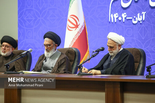 جلسه شورای اداری استان قم