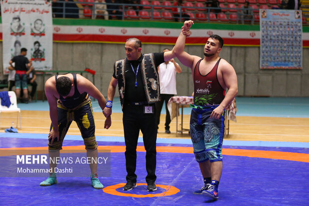 مسابقات قهرمانی کشتی پهلوانی جوانان کشور در اردبیل