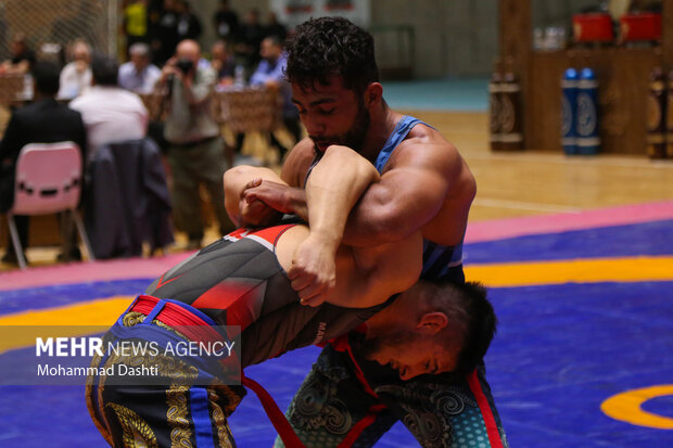 مسابقات قهرمانی کشتی پهلوانی جوانان کشور در اردبیل