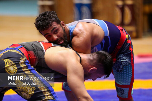 مسابقات قهرمانی کشتی پهلوانی جوانان کشور در اردبیل