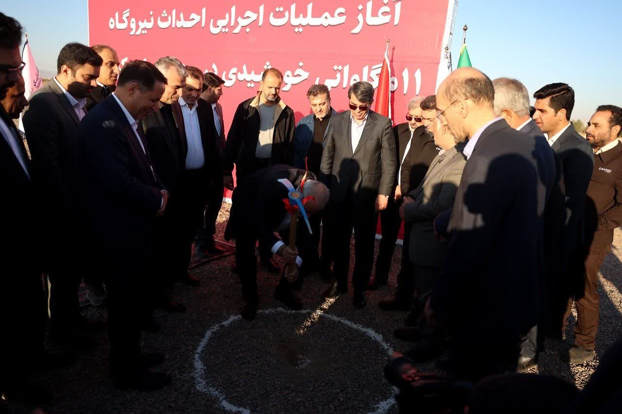 وزیر نیرو: کمک می‌کنیم کرمان در رتبه اول انرژی‌های تجدید پذیر بماند