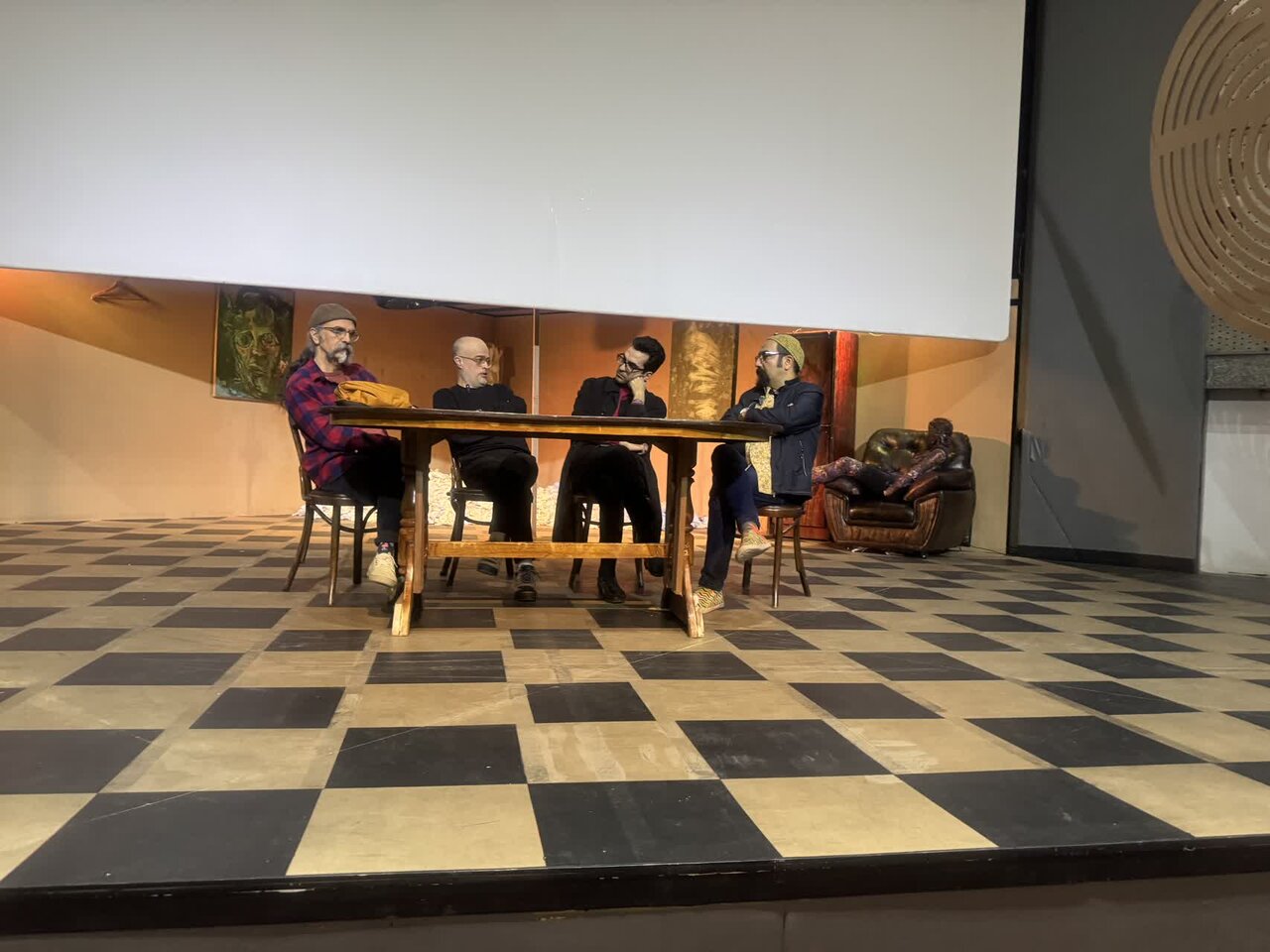 مادر مخوف از نگاه منتقدان؛ وقتی معنا در سکوت و اختلال بدن زاده می‌شود