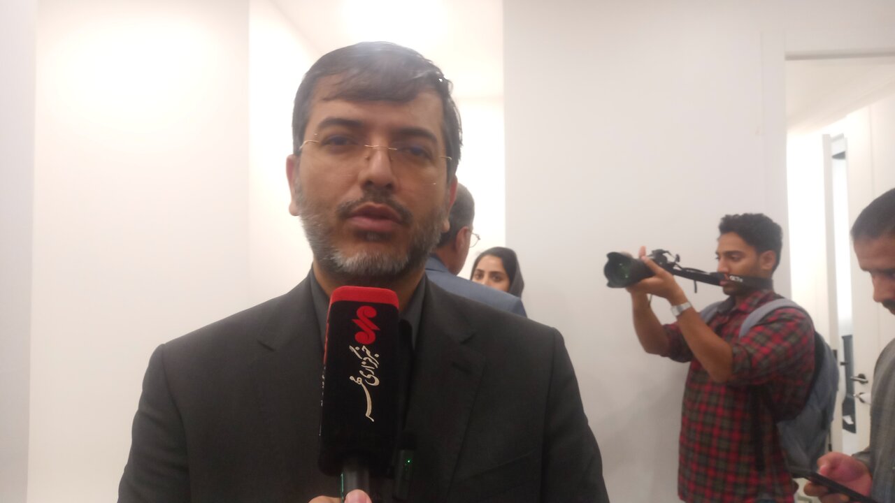 غروب آفتاب در یک پالایشگاه؛ ۲۵۰۰ کارگر در انتظار تدبیر وزارت نفت هستند