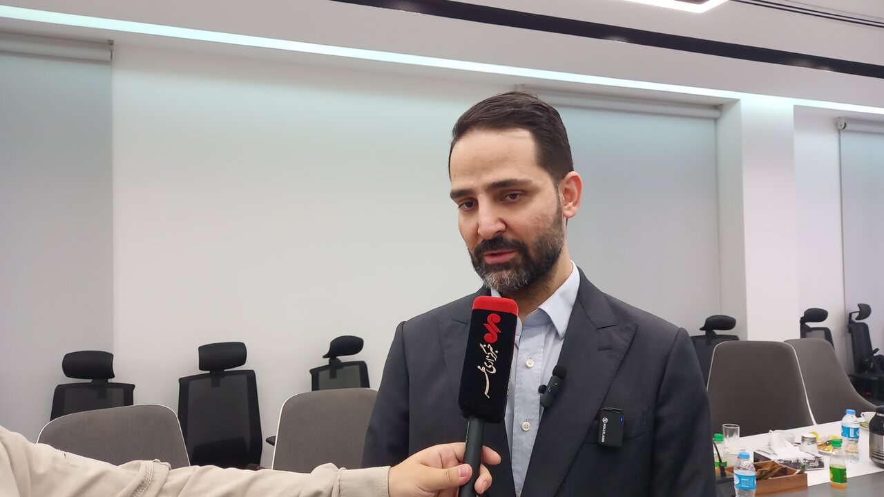 غروب آفتاب در یک پالایشگاه؛ ۲۵۰۰ کارگر در انتظار تدبیر وزارت نفت هستند